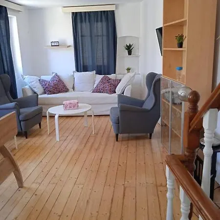 Two Storey Attic In Corfu Town 公寓 *